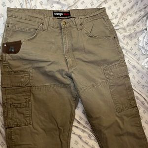 Light brown size:W36 L32 used in good condition